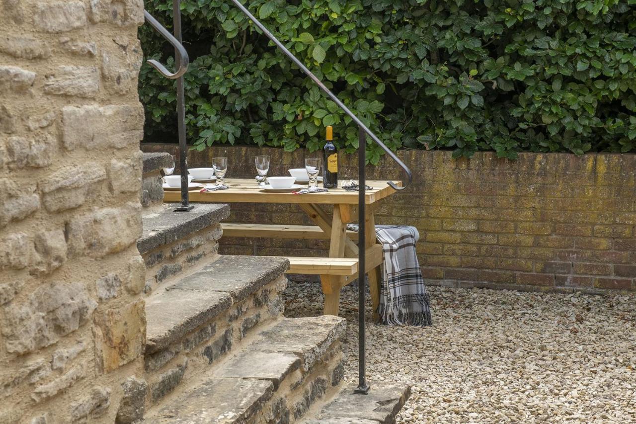 Villa The Milking Parlour Malmesbury Exterior foto